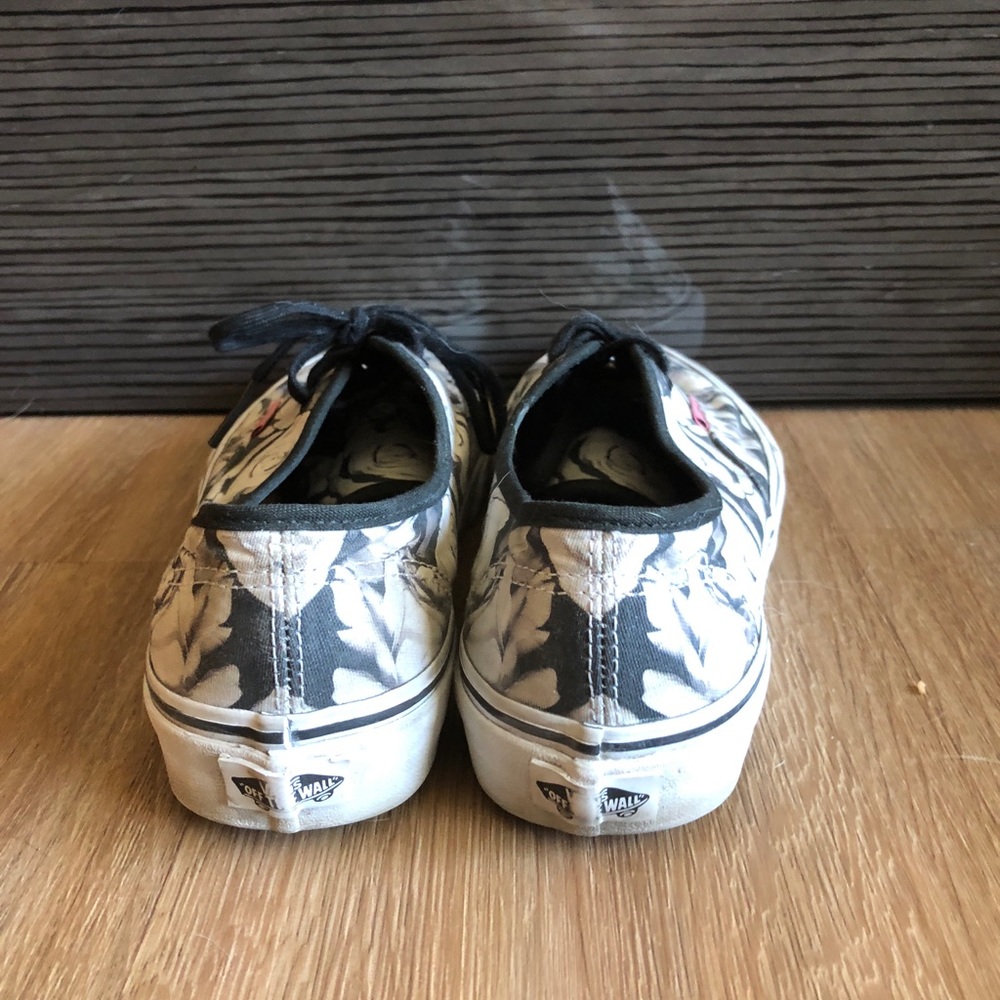 Vans - Picture 4 of 6